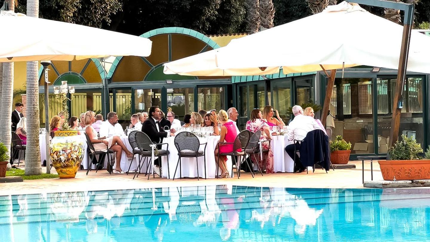 Villa Grandiosa Fc Aci Catena Exteriér fotografie
